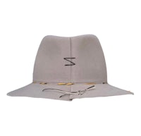 a grey hat with the letter z on it